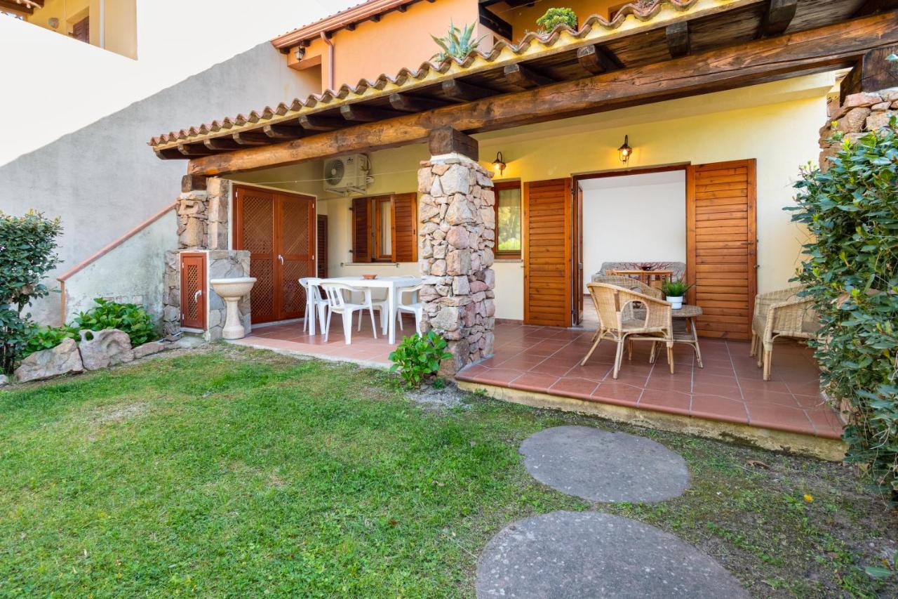 Holiday House Li Piri San Teodoro  Exteriör bild